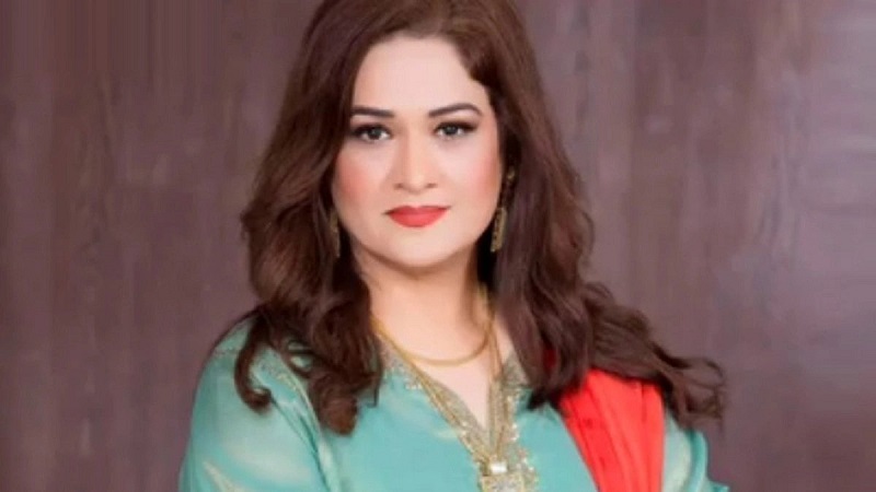 ৫৪ বছর বয়সে বিয়ের পিঁড়িতে জনপ্রিয় অভিনেত্রী